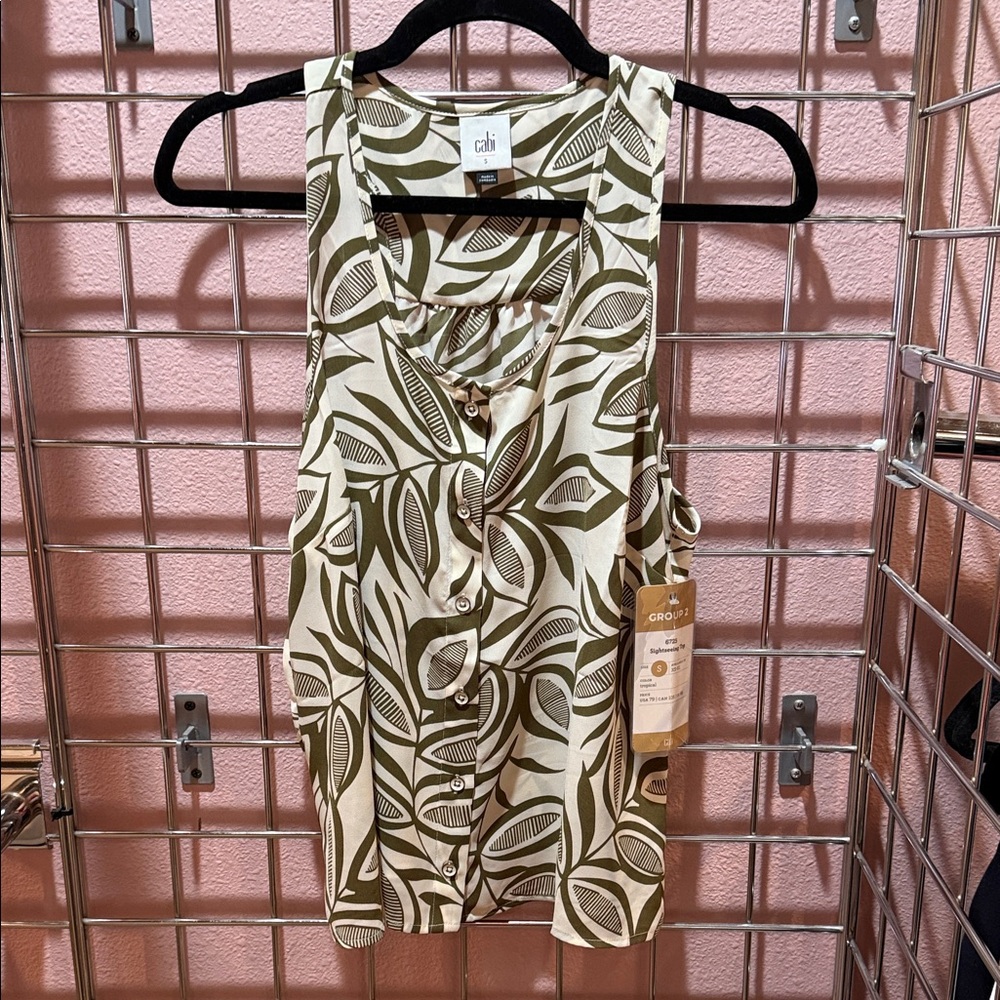 Cabi NWT Sightseeing Top Chic Green Leaf Print Button-Up Blouse